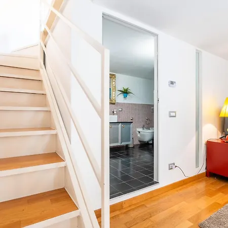 Loft Design On 3 Levels Near The Polytechnic Apartmán