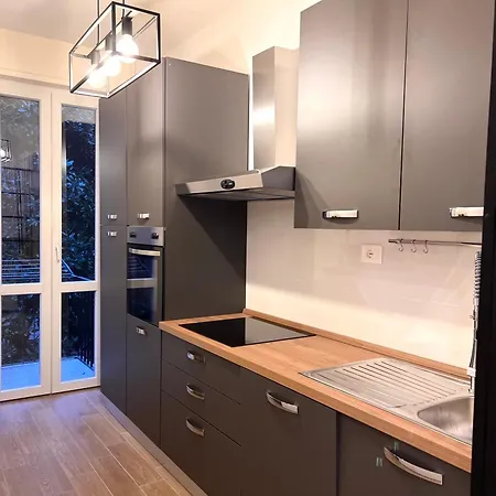Apartment Luxury San Siro Apartment, 5 Min Metro, Balcony & Fast Wifi *