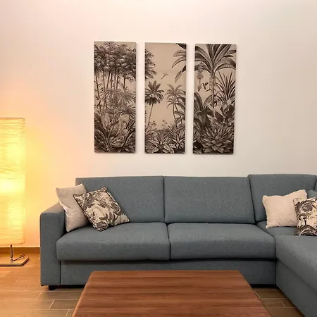 Apartment Luxury San Siro Apartment, 5 Min Metro, Balcony & Fast Wifi *