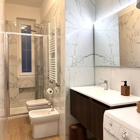 Luxury San Siro Apartment, 5 Min Metro, Balcony & Fast Wifi Milano