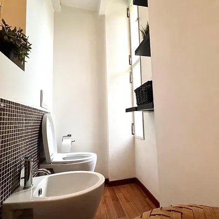 I-Host Apartment - Ugo Bassi Apartament