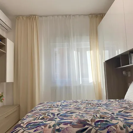 Lady Indigo 2 San Siro Milán