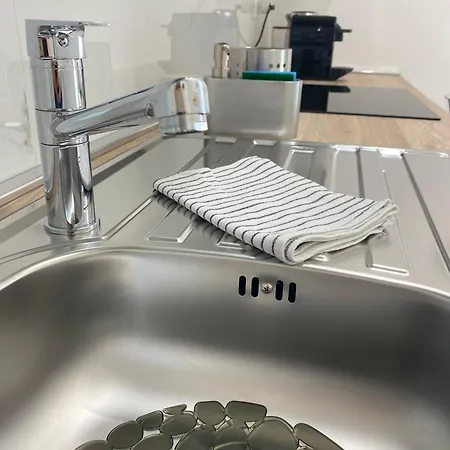 Lady Indigo 2 San Siro Апартаменты *