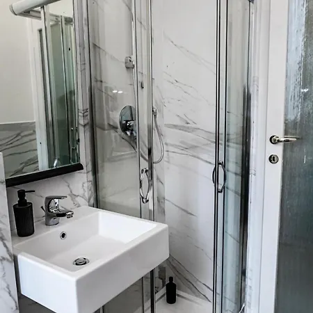 10 Minuti Dal Duomo - Elegante Domus Apartment