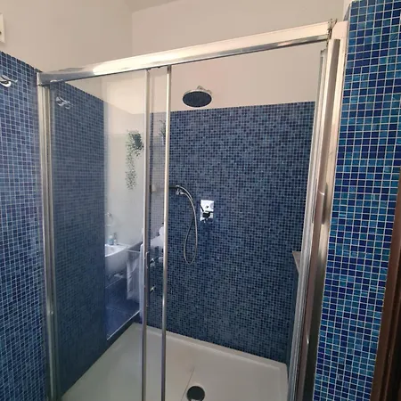 Blue Retreat M4 * Milan