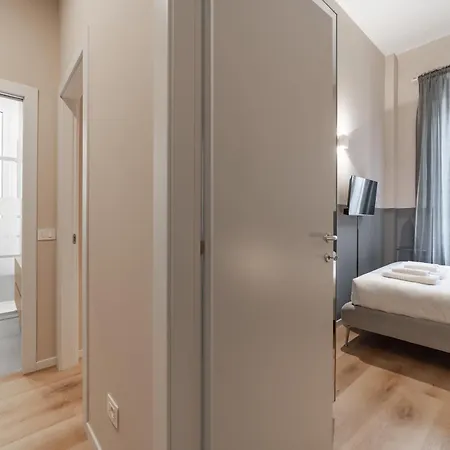 5' From Station, With 2 Bedrooms