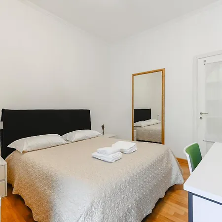 Appartamento Con Due Stanze In Via Lattanzio ゲストハウス *