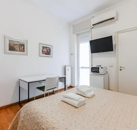 Appartamento Con Due Stanze In Via Lattanzio * ミラノ