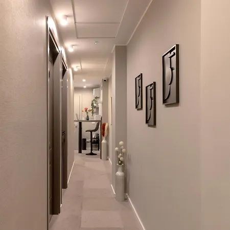 Ah - Duomo Signature Milan