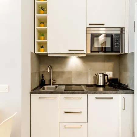 Carlotta - Repubblica Center By Innstay *