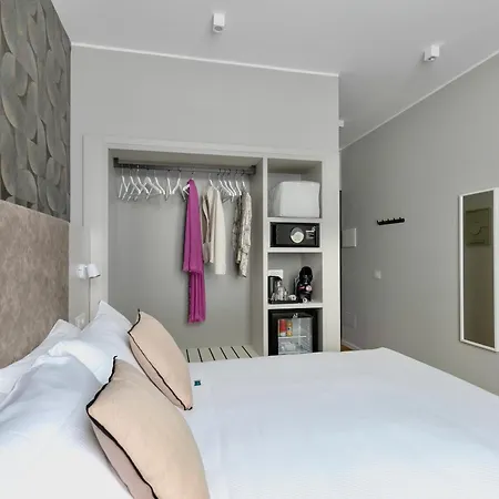 Ah - Duomo Signature Guest house