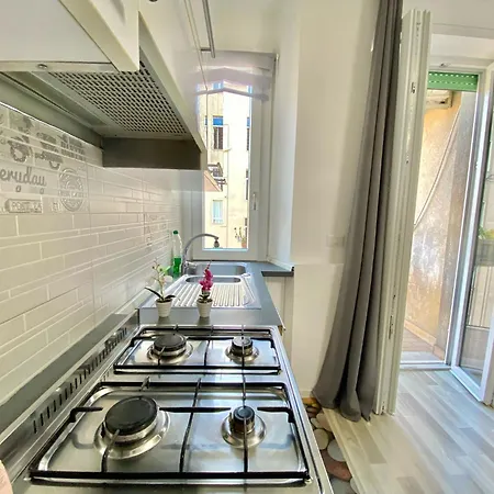 Lugano S&s Home, Moderna E Tranquilla, Vicino Al Centro Di Milano, Con Parcheggio Gratuito Esterno