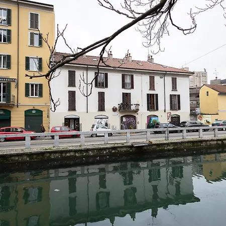 Апартаменты Flora 57 - Splendido Loft Nel Cuore Dei Navigli