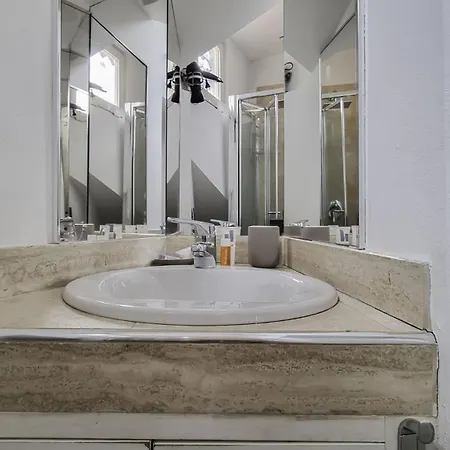 Navigli Canal View Apartment *