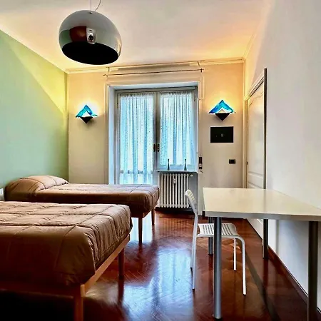 Brand New Near Center Milaan