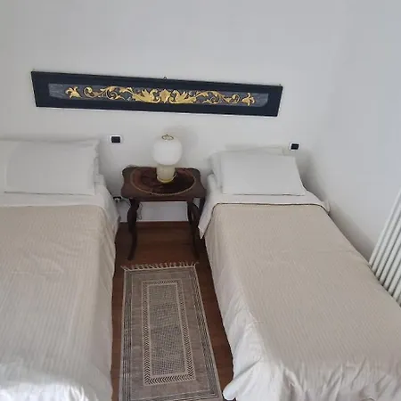 Stanza In Con Giardino *