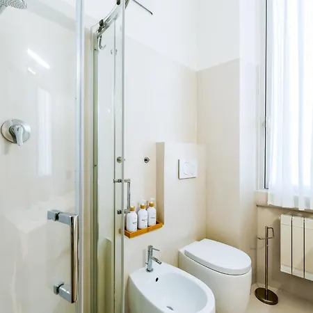 Comfort Flat- Navigli, Duomo アパート ミラノ