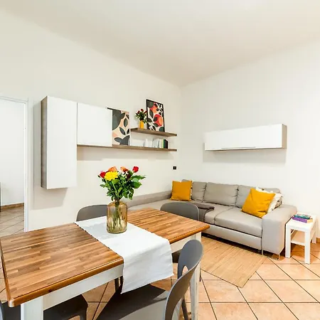 Apartment Charming Flat - Navigli, Duomo Milan