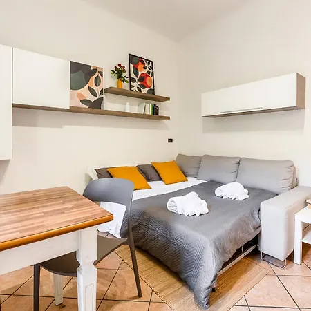 Charming Flat - Navigli, Duomo Milan