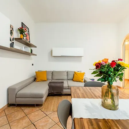 Charming Flat - Navigli, Duomo Apartment Milan