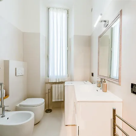 アパート Comfort Flat- Navigli, Duomo ミラノ