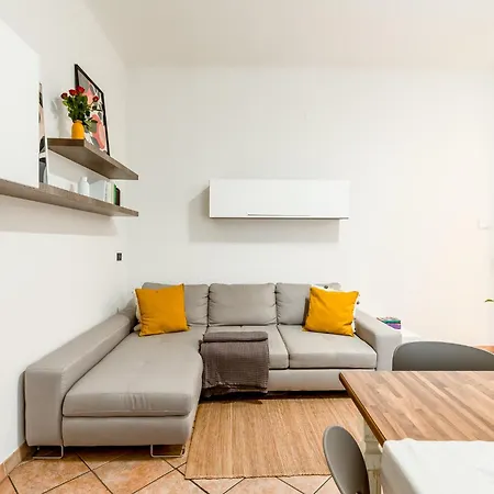 Charming Flat - Navigli, Duomo Milan