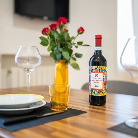 Charming - Navigli, Duomo Apartamento *