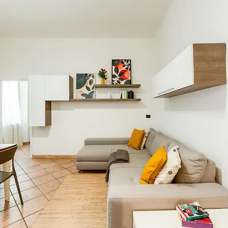 Comfort Flat- Navigli, Duomo アパート