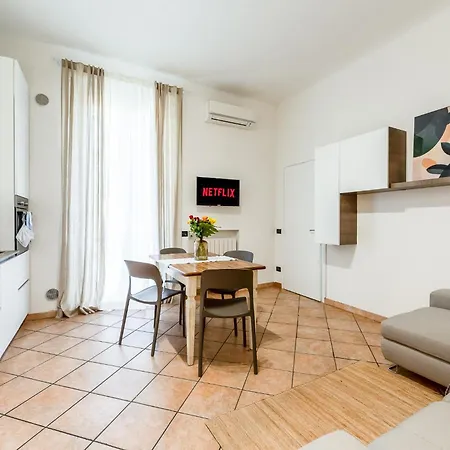 Apartment Charming Flat - Navigli, Duomo *