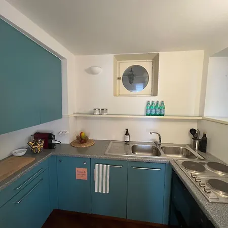 Comfortable&quiet Sant'ambrogio Apartamento *