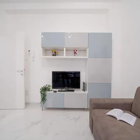 I Host - Palmanova 187 Milaan