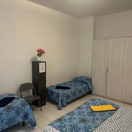 Stanza Privata Per 4 Quarto em Acomodações Particulares *