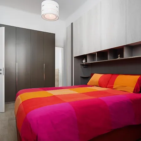 New - M2 Famagosta - Bocconi And Darsena Lägenhet