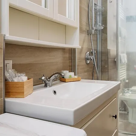 New - M2 Famagosta - Bocconi And Darsena Milano