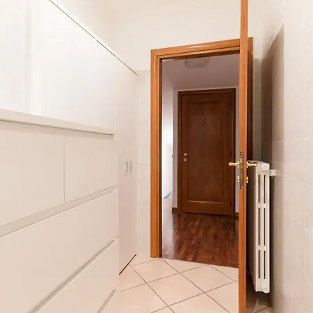 Guesthost - Spacious 600 Mt To Metro M3 Comasina Apartment Mailand