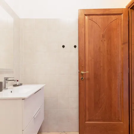 Guesthost - Spacious 600 Mt To Metro M3 Comasina * Milano