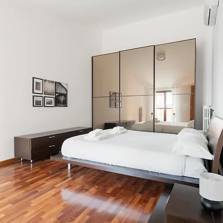 Guesthost - Spacious 600 Mt To Metro M3 Comasina Apartment