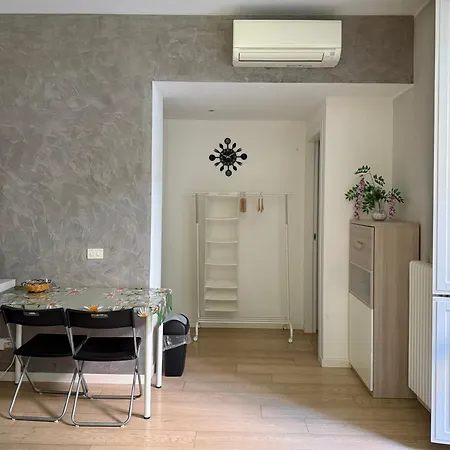 Gioire - Duomo 4 Metro Stops - Near Olympic Village Milaan