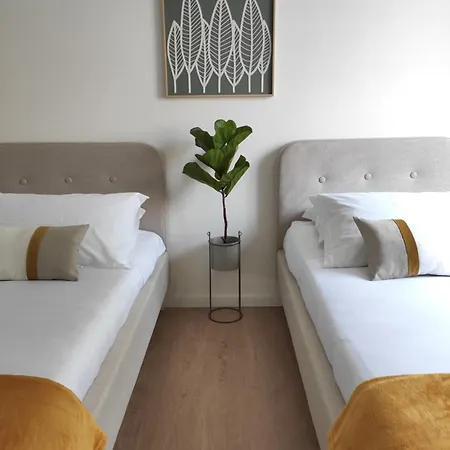 Mico Elegante E Raffinato Trilocale