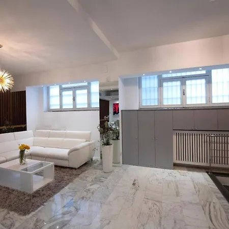La Galleria - 160 Sqm Design Apartment, & Parking Mediolan