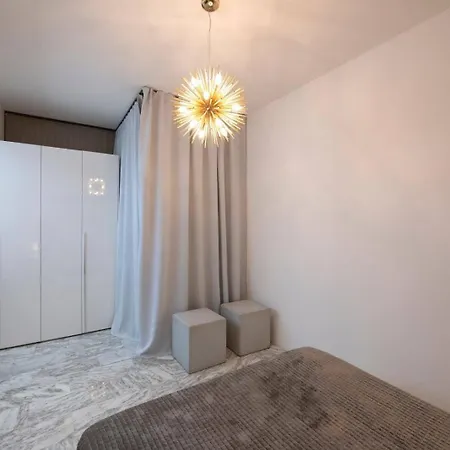 La Galleria - 160 Sqm Design Apartment, & Parking Milán