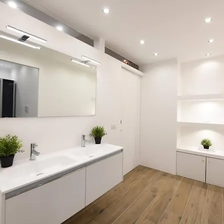 Apartman La Galleria - 160 Sqm Design Apartment, & Parking *