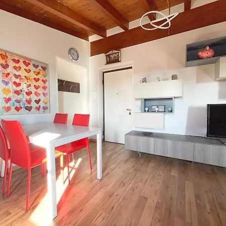 The Urban Nest 2, Spacious, Wifi And Near The Red Metro 아파트 밀라노