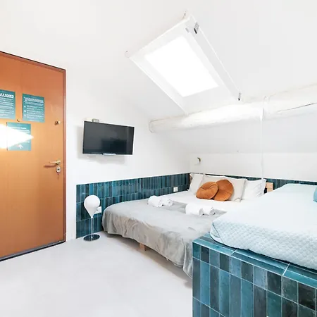 Easylife - - Pergolesi 19 - Buenos Aires * Milão