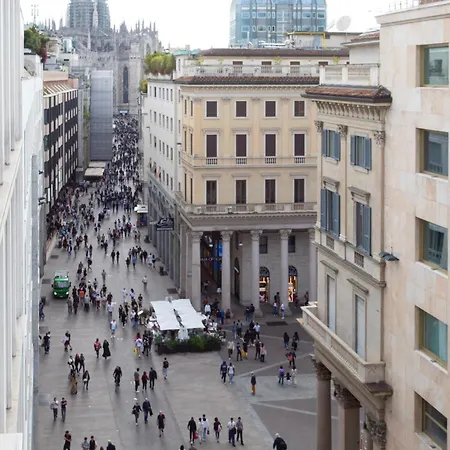 Easylife - Elegante E Rifinito Vista Duomo In Piazza San Babila Διαμέρισμα *