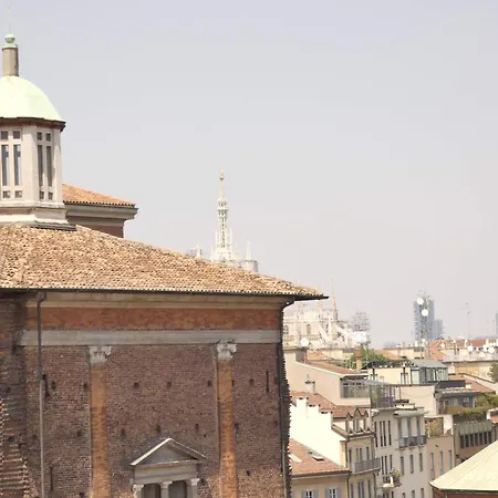 Apartment Heart Duomo Missori Milan