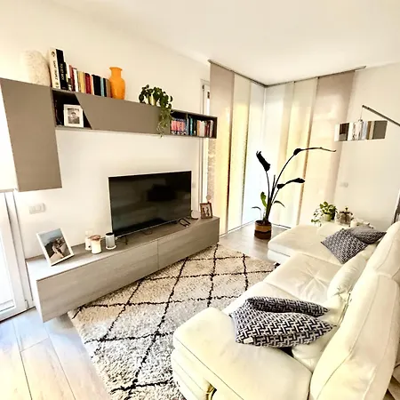 Giuseppe&carolina Citylife Lux Fiera Апартаменты *