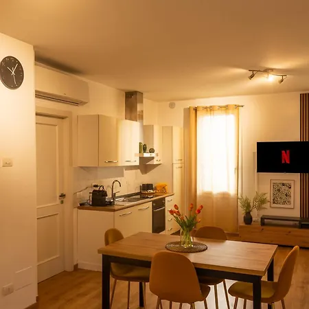 Apartment Prime Living - Gold Sui Navigli *