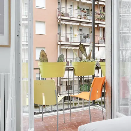 Joivy Stylish Double Near Metro Station * ميلان