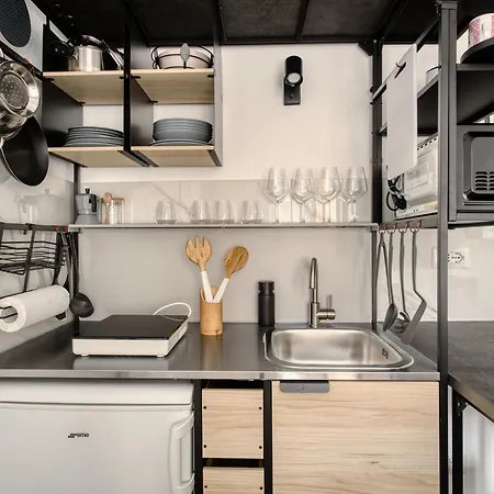 Joivy Stylish Double Near Metro Station 아파트 밀라노